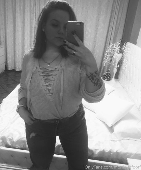 moniiquefox art model pictures