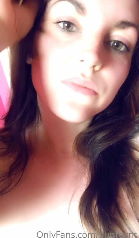 auntcunt nude actress pictures