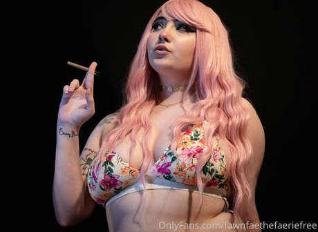 sirennnyxxfree star beautiful pics