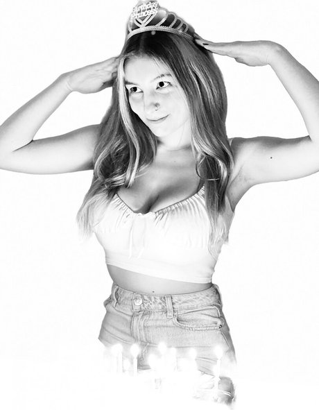 Sarao Sulli pretty star pic