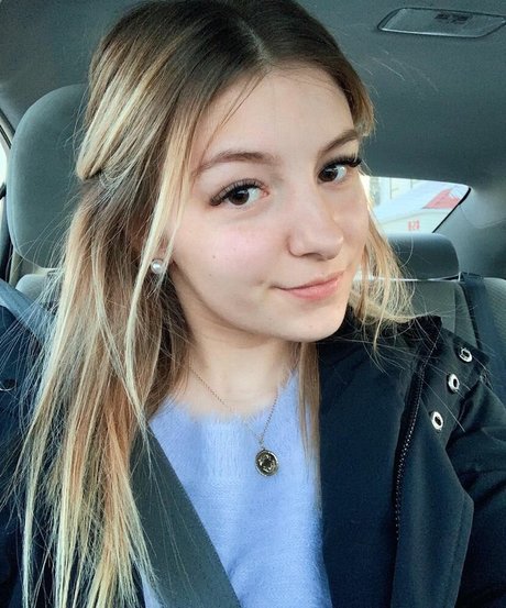 Sarao Sulli free actress image