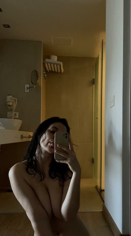 lustfullucy naked model archive