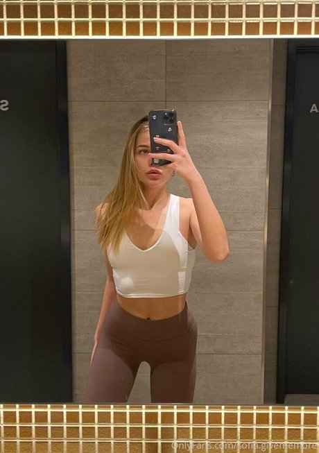 hottestvenus star nude pics