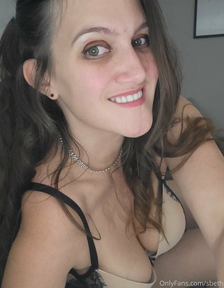 sbeth sexy model image