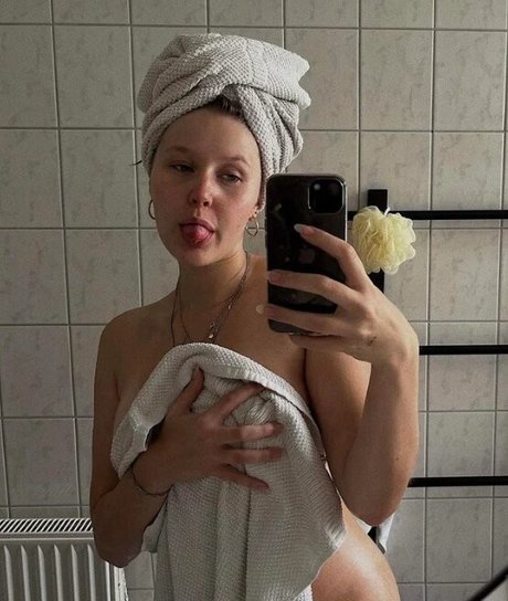 cirizzzle adult actress galleries