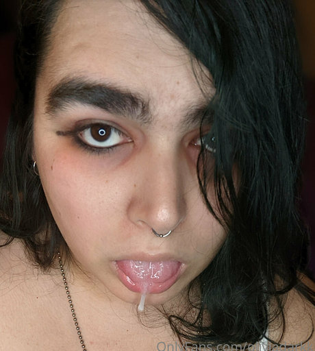 oliviadarkk art actress image