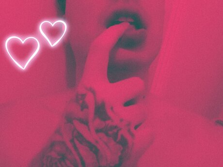 THICC BUT FREE pornstar pretty picture