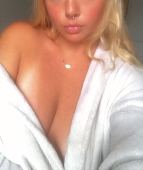 Nadia Nyx star hd picture