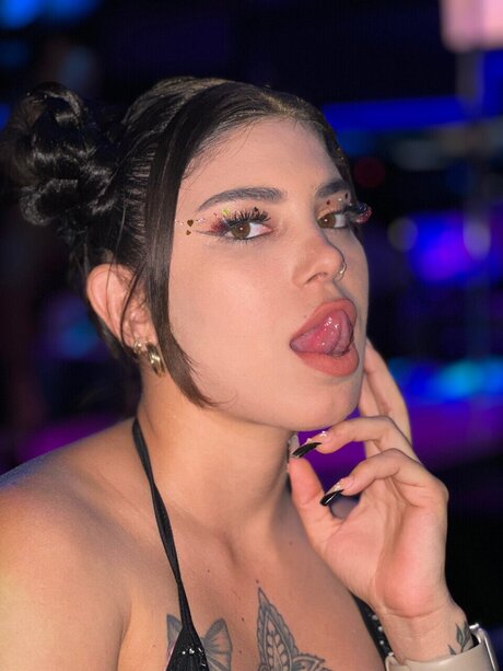 liatik naked model gallery