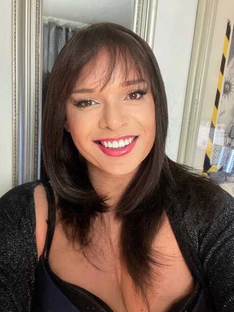 Lindatgirl pornographic actress photo