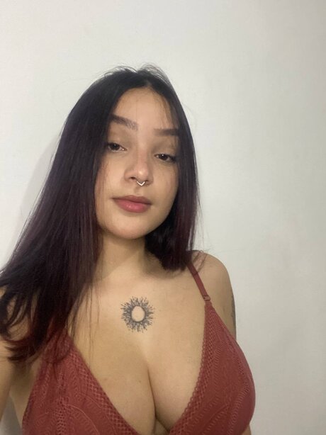 SweetSarah nice actress pics