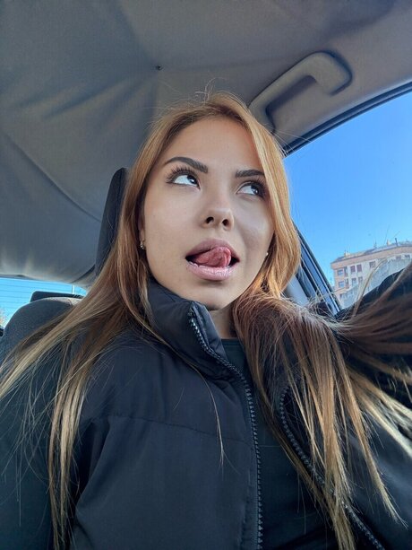 Claudia Fitness sexy model pic