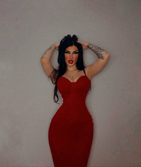 Tia Evans exclusive actress archive