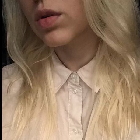 Joely Gold pornstar naked img