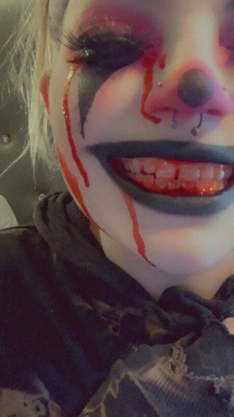 Minniesatan24 nudes model photo