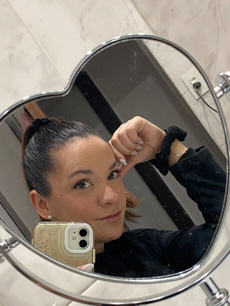 CabinCrew V_ erotic pornstar pic