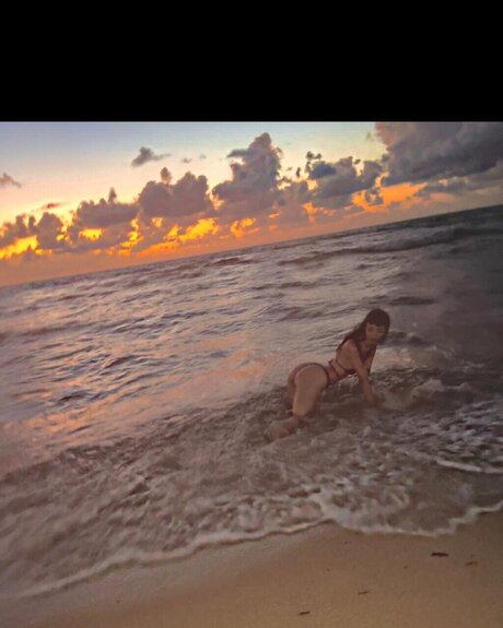 Sweetcheeks_ nude model picture