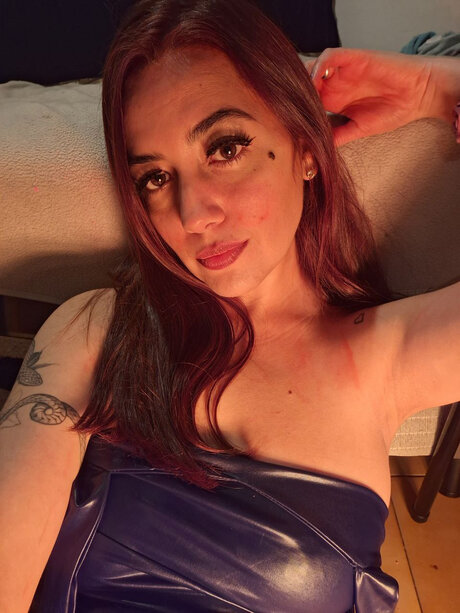 Kiki G_ xxx model image