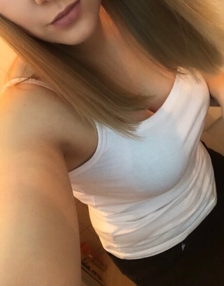 _blondi 22 porn actress photos