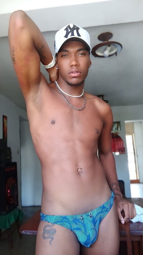 Brandon Jesus sexy star pics