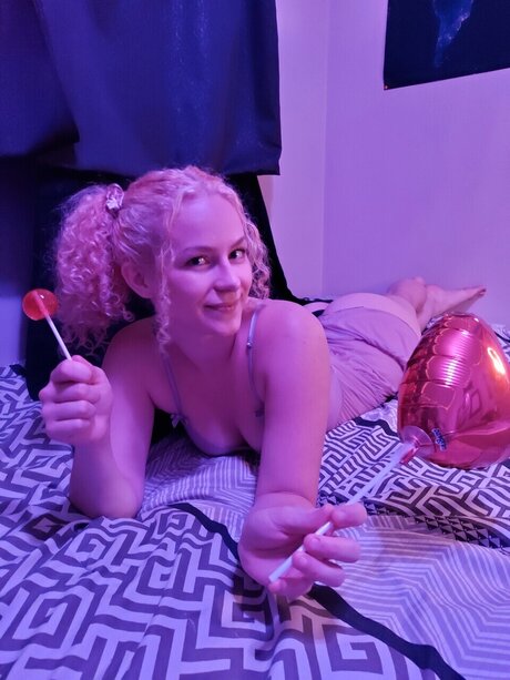 April Mae pornstar nice img