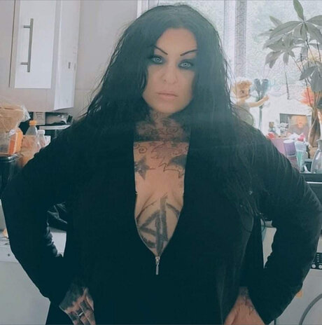 Geniesimone free model pictures