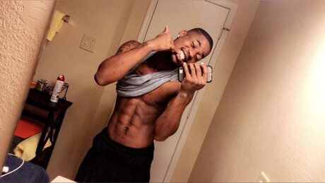 DUCEBIGGALOOO pornstar free picture