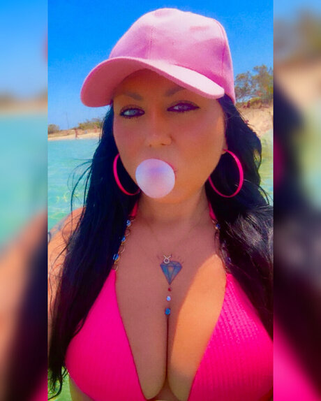 Elenaki zouzounitsa adult model images