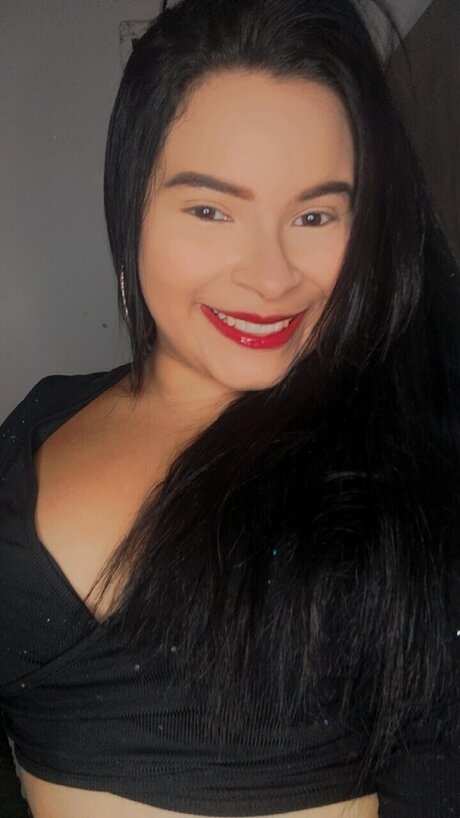 Emanuelle Oliveira erotic model images