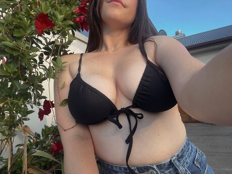 Bella Treatz star art pic