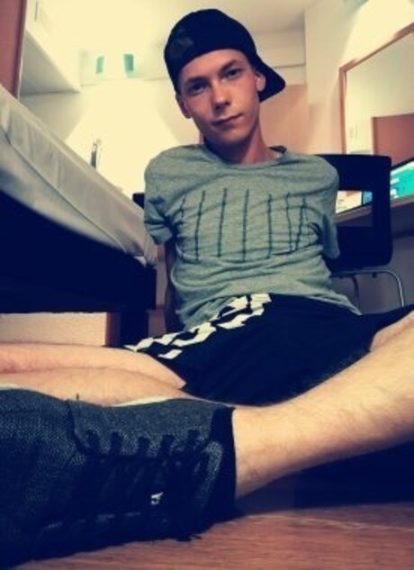 HrnyTwnk pornstar sex gallery