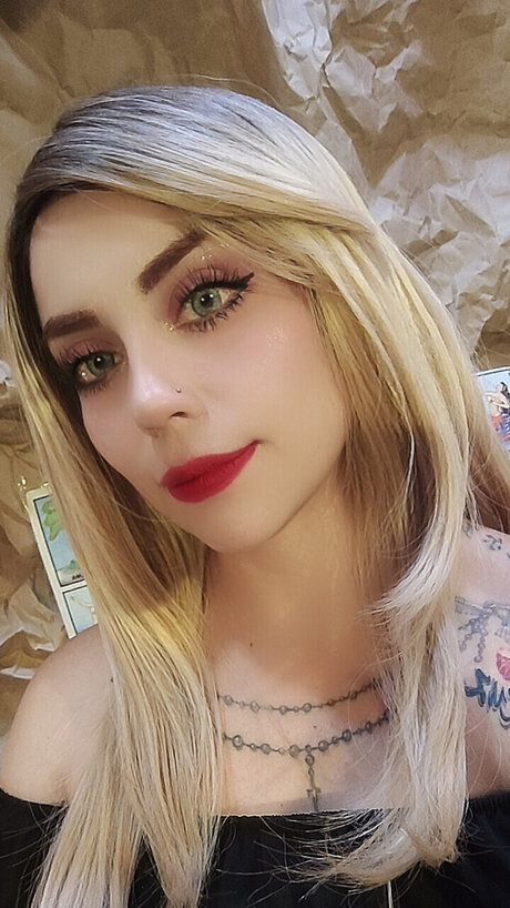 Androide 18_ nude actress picture