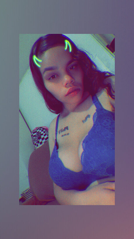 UrFavoriteLightSkin69 model art pics