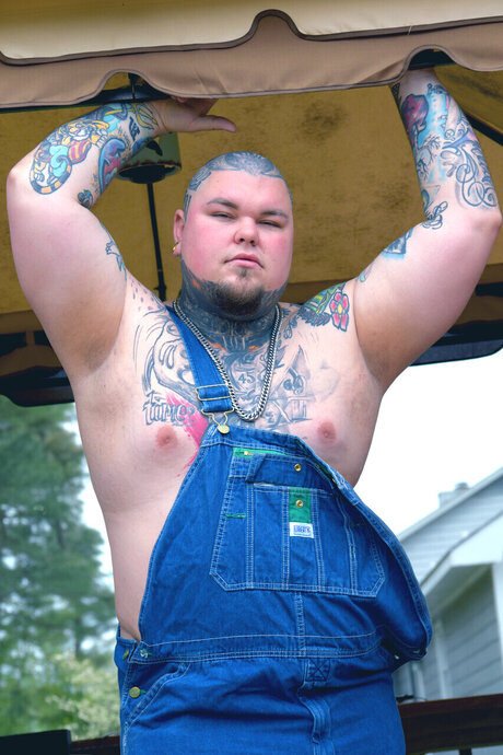 Artofjondump high quality model pic