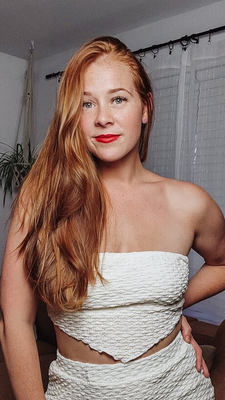 ShelbyMarieMakes model pretty pics