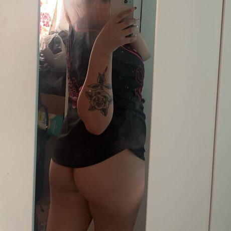 ur fav bm_ erotic model img