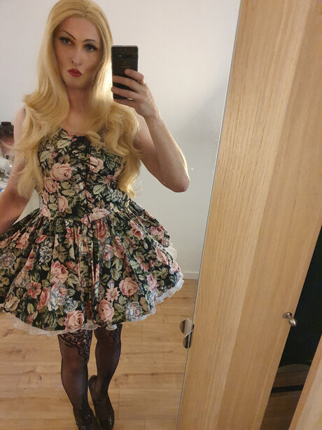 Yeliza art star pictures