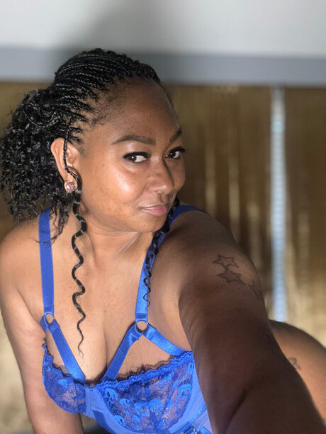 ElegantBrownie model high quality photo