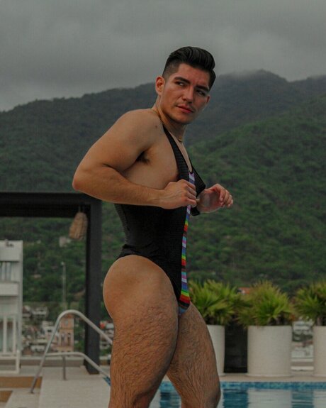 Piter Mandu_ star naked photo