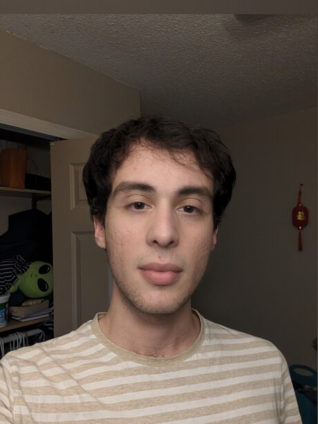 Ezra Naamah star sexy picture