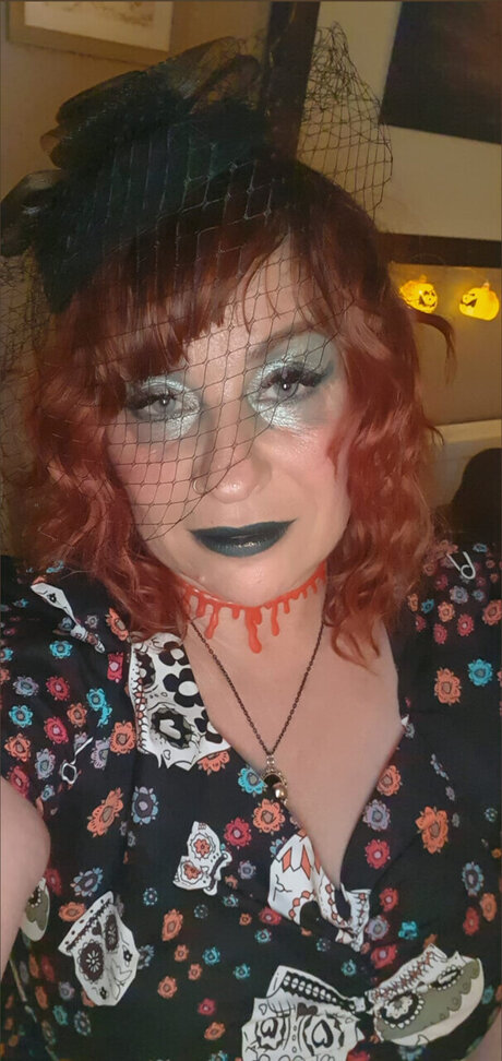 FOXYWOMAN69 sexy star archive