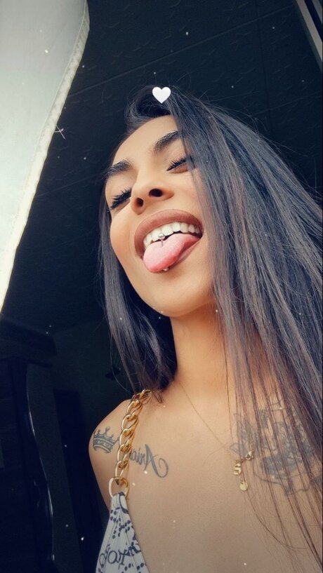 LoLaX nice actress pictures