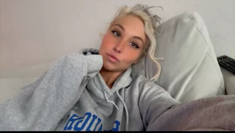 Briiiii_ star high quality photos