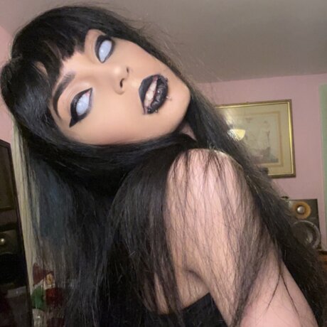 Deadly Girl model beautiful image