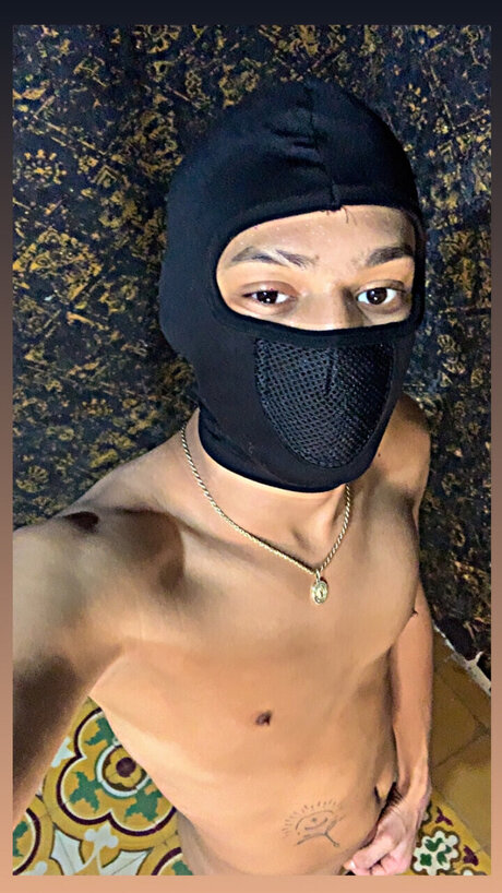 Traviesoxxnx_ pornographic model picture