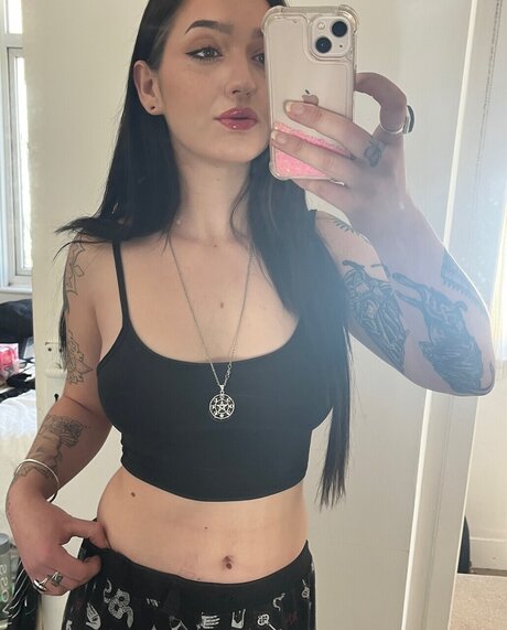 PoppyGoth adult star picture