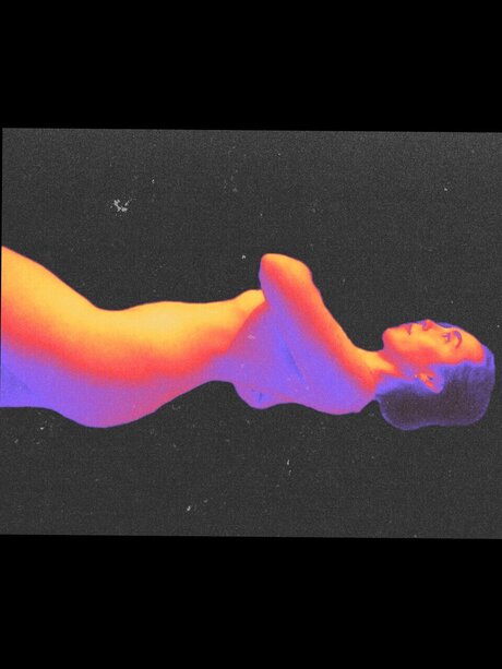 MollyMelons model hot pics