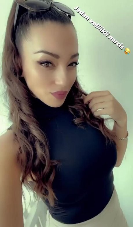 Tina Dakic star erotic pictures