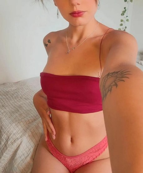 Giovana pornographic model picture