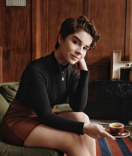 Morgan Eckroth naked model picture